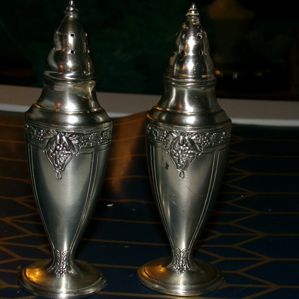 vintage silver plate salt& pepper Astor by poole.